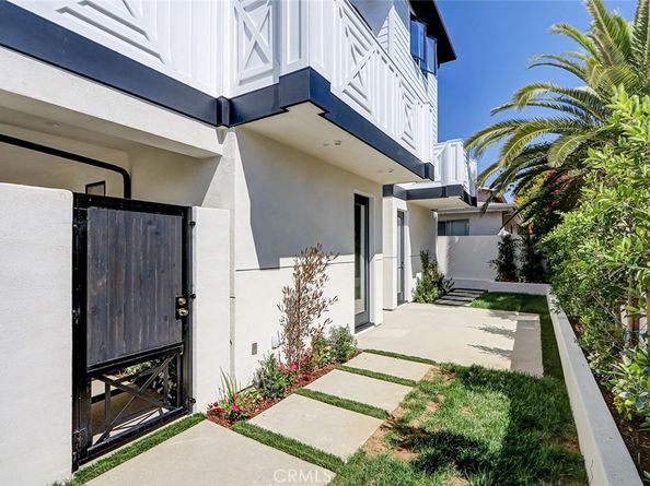 2604 Grant Avenue C, Redondo Beach CA 90278