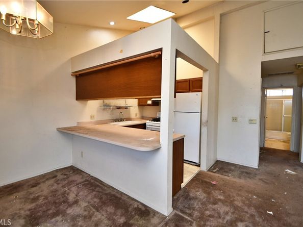 370 E Hillsdale Street, Inglewood CA 90302