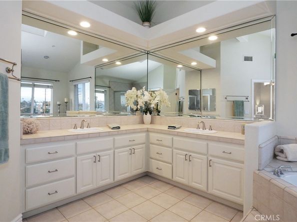 2020 Clark Lane B, Redondo Beach CA 90278