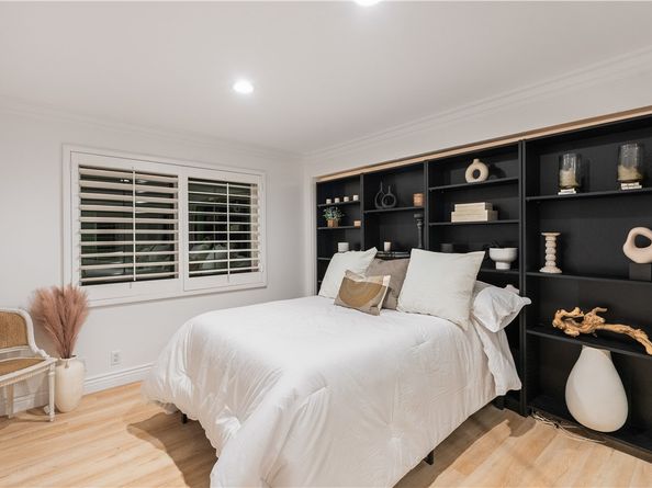 2019 Sunset Plaza Drive, Los Angeles CA 90069