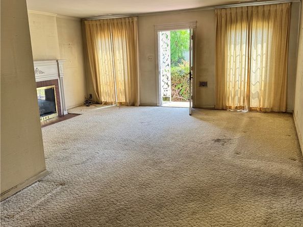 4251 Blackthorne Avenue, Long Beach CA 90808
