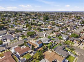 956 W Wilson St, Costa Mesa CA 92627