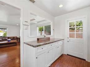 956 W Wilson St, Costa Mesa CA 92627