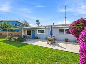 956 W Wilson St, Costa Mesa CA 92627