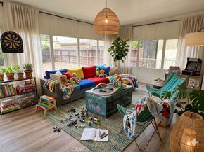 4239 S Raymond Avenue, Los Angeles CA 90037
