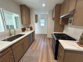 4239 S Raymond Avenue, Los Angeles CA 90037