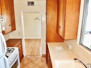 1250 E 3rd Street 7, Long Beach CA 90802