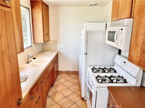 1250 E 3rd Street 7, Long Beach CA 90802