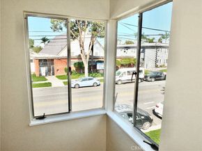 1250 E 3rd Street 7, Long Beach CA 90802