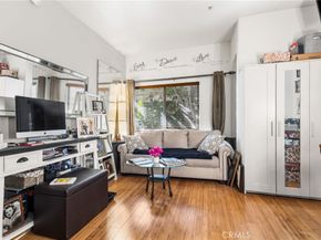 10626 Valley Spring 103, Toluca Lake CA 91602