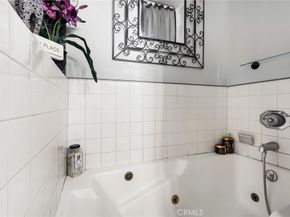 10626 Valley Spring 103, Toluca Lake CA 91602