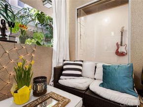 10626 Valley Spring 103, Toluca Lake CA 91602