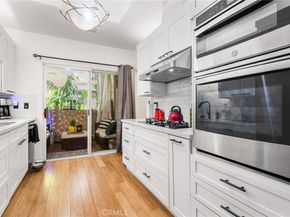 10626 Valley Spring 103, Toluca Lake CA 91602
