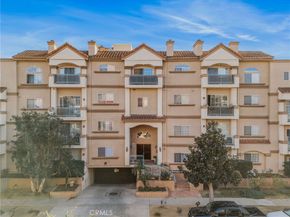 10626 Valley Spring 103, Toluca Lake CA 91602