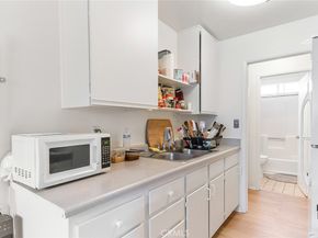 905 Gardenia, Long Beach CA 90813