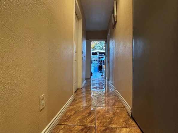 10821 Compton, Los Angeles CA 90059