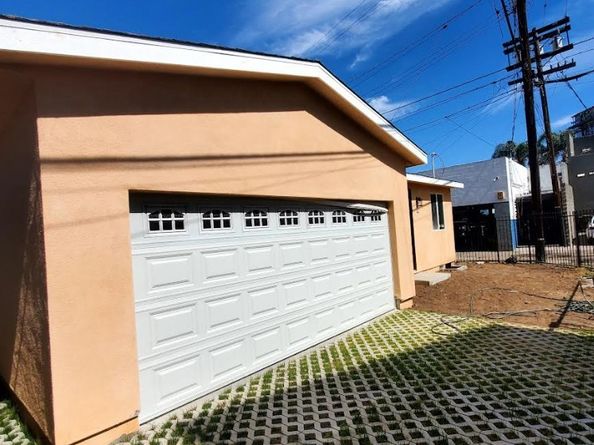 3765 Globe, Los Angeles CA 90066