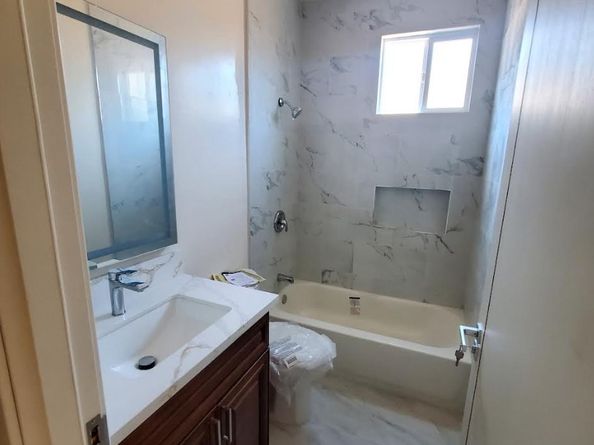 3765 Globe, Los Angeles CA 90066