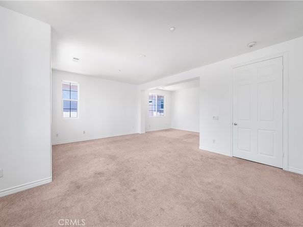 5662 Galasso, Fontana CA 92336