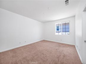 5662 Galasso, Fontana CA 92336