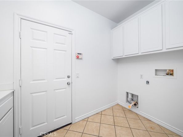 5662 Galasso, Fontana CA 92336