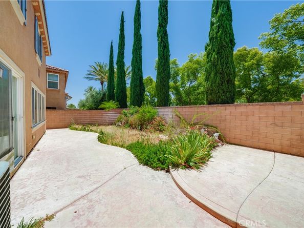 5662 Galasso, Fontana CA 92336