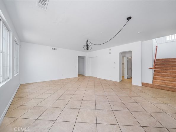 5662 Galasso, Fontana CA 92336