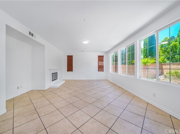 5662 Galasso, Fontana CA 92336