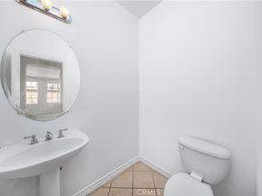 5662 Galasso, Fontana CA 92336