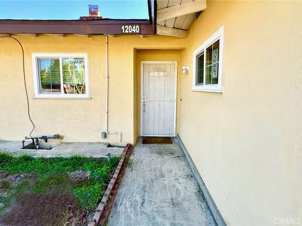 12040 Stagg Street, North Hollywood CA 91605