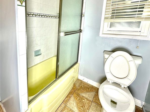 12040 Stagg Street, North Hollywood CA 91605