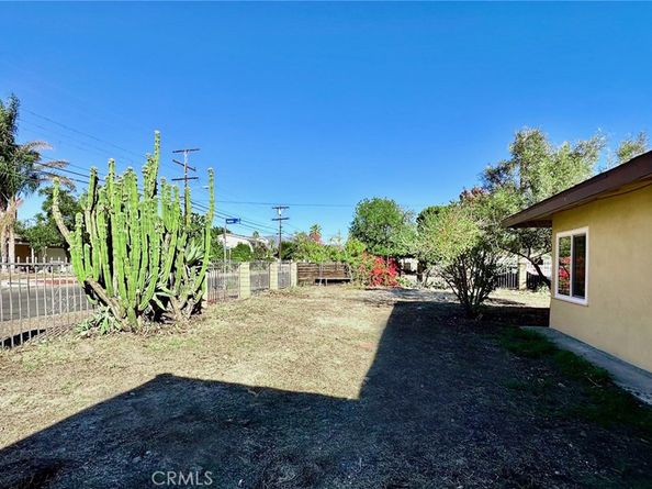 12040 Stagg Street, North Hollywood CA 91605