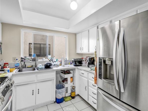 812 S Stoneman G, Alhambra CA 91801