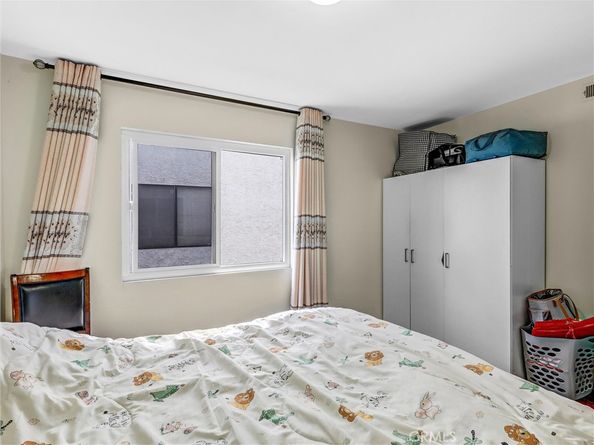 812 S Stoneman G, Alhambra CA 91801