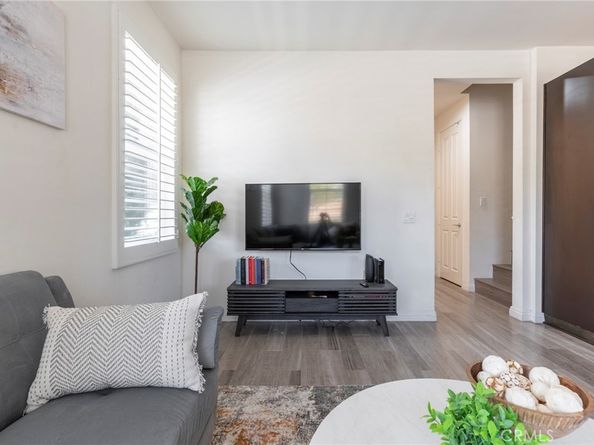 816 E Promenade A, Azusa CA 91702