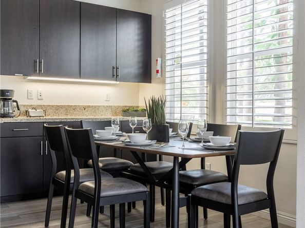 816 E Promenade A, Azusa CA 91702