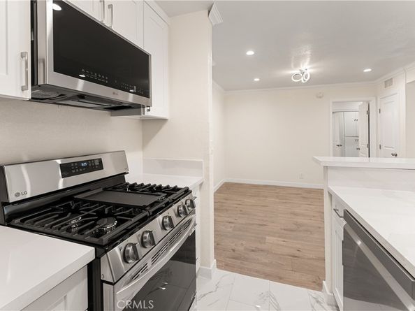 18620 Hatteras 173, Tarzana CA 91356