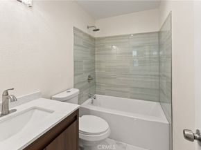 18620 Hatteras 173, Tarzana CA 91356