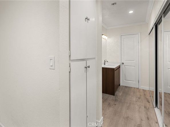 18620 Hatteras 173, Tarzana CA 91356