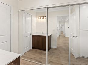 18620 Hatteras 173, Tarzana CA 91356