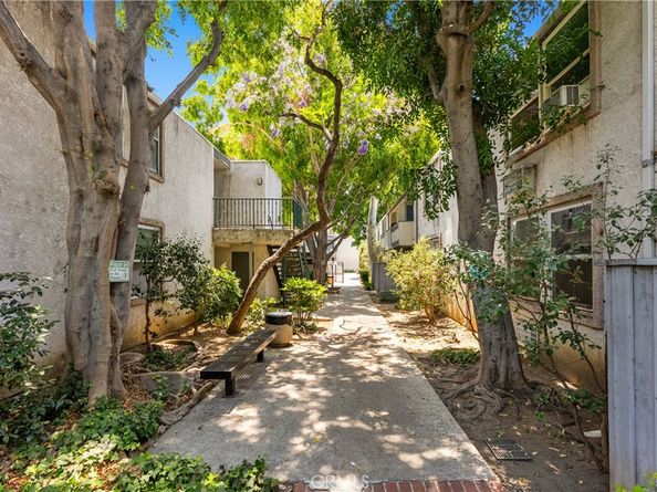 18620 Hatteras 173, Tarzana CA 91356