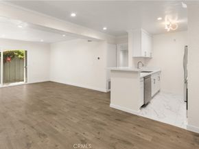 18620 Hatteras 173, Tarzana CA 91356