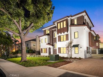 903 Sunset Boulevard