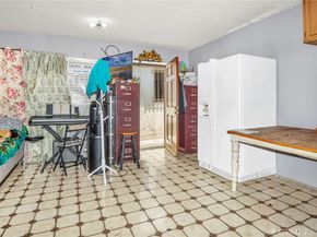 8024 Crockett Boulevard, Los Angeles CA 90001