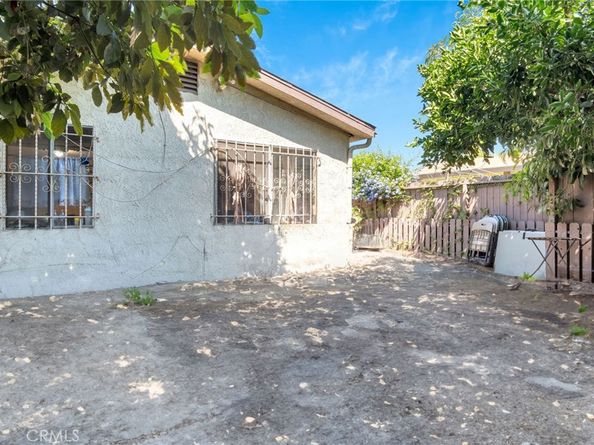 8024 Crockett Boulevard, Los Angeles CA 90001