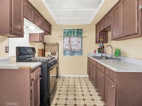8024 Crockett Boulevard, Los Angeles CA 90001