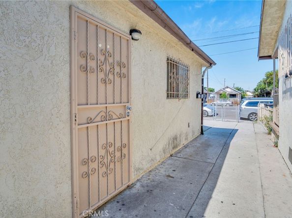 8024 Crockett Boulevard, Los Angeles CA 90001