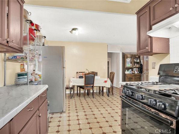 8024 Crockett Boulevard, Los Angeles CA 90001