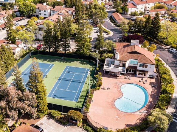 21062 Gary Dr 313, Hayward CA 94546
