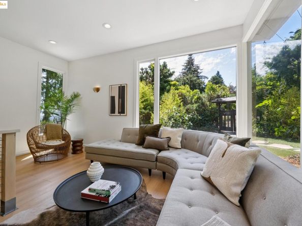 5901 Wood Dr, Oakland CA 94611